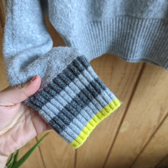 COPY - PRINGLE x H&M Soft Gray Hoodie Size XS - Picture 7 of 9